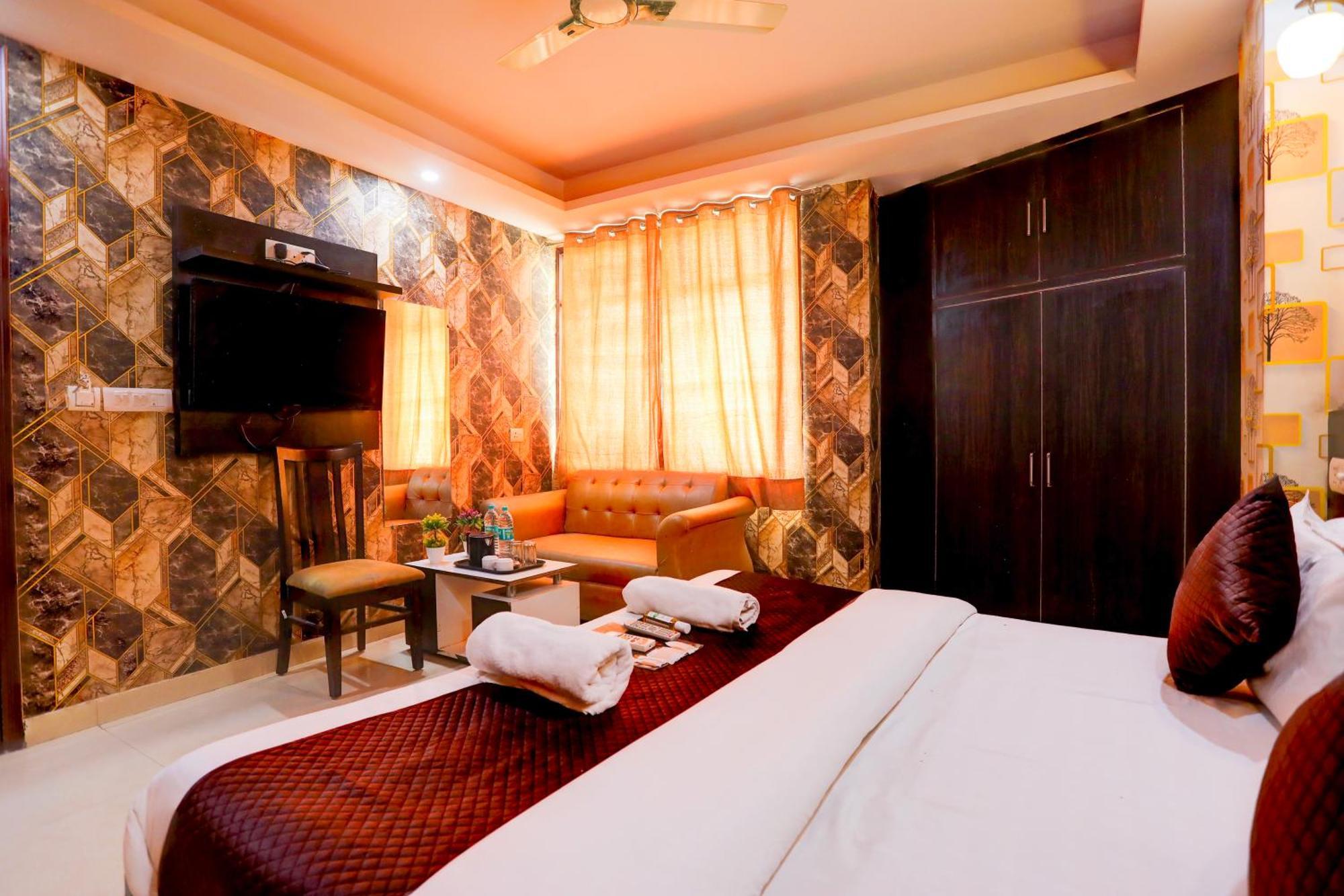 Hotel Luxury Global Нью-Дели Экстерьер фото
