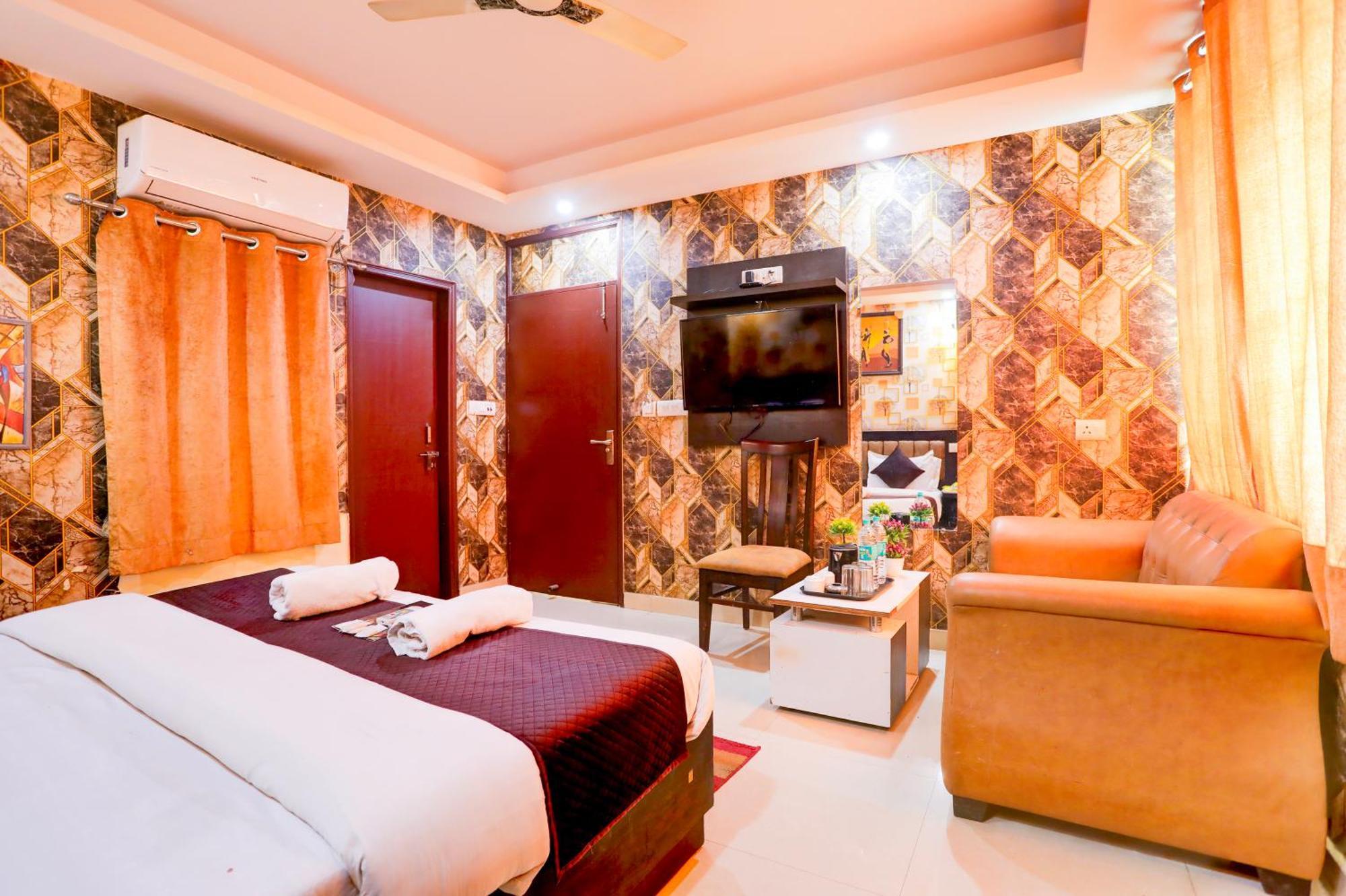 Hotel Luxury Global Нью-Дели Экстерьер фото